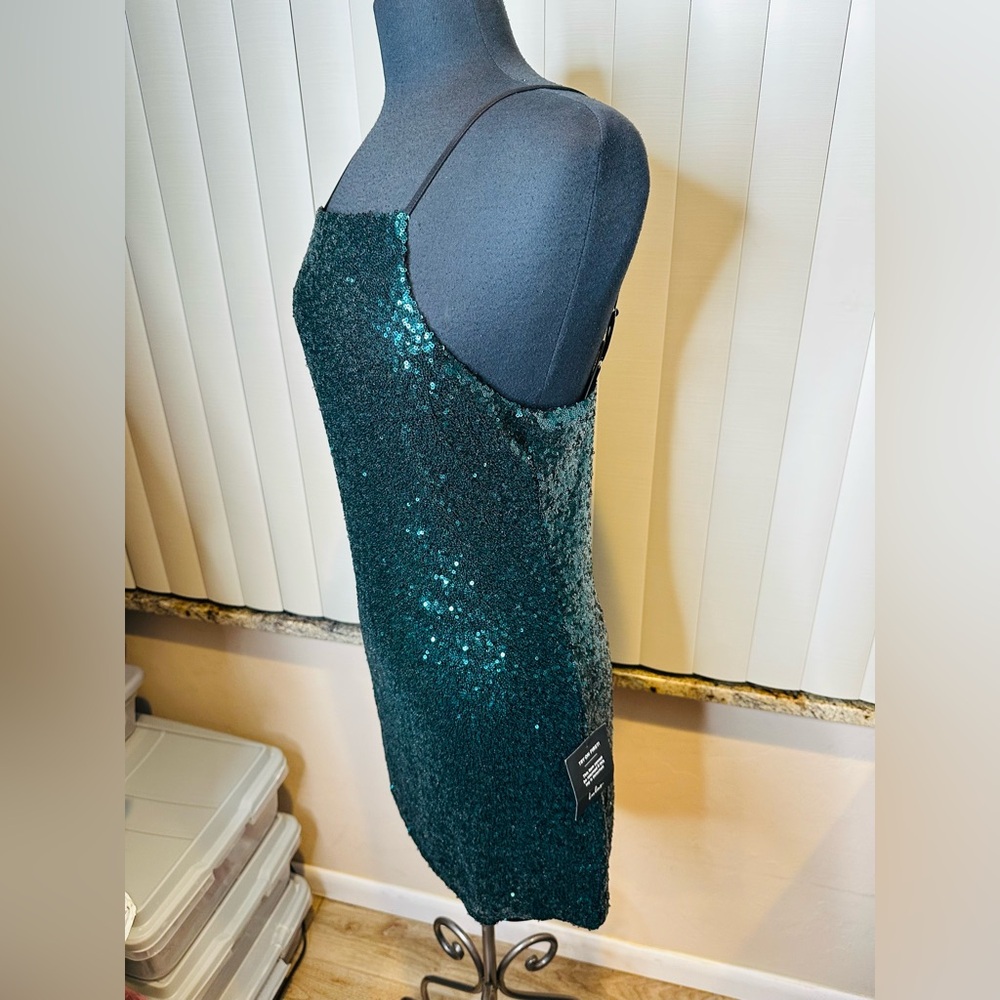 Lulu's Casmar Dark Green Square Neckline Sequin Mini Dress Size Medium NEW - Picture 4 of 9
